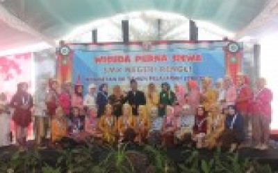 261 SISWA DIREKRUT DUNIA USAHA DUNIA INDUSTRI SEBELUM MEREKA LULUS